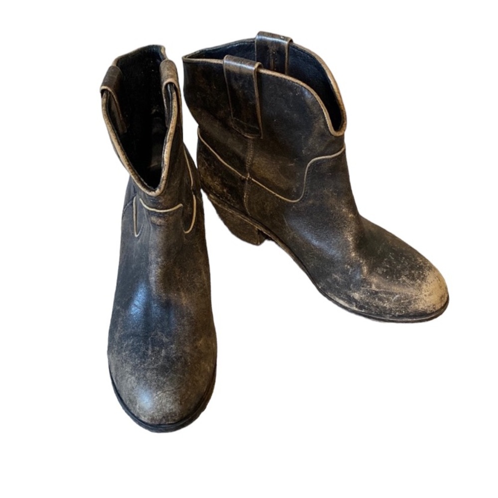 Women’s Corral Distressed Indie Spirit Brown Booties size 7